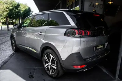 Peugeot 5008 2021 - 24900 EUR, 147346 km - AUTO.MOTO.pt - 147346km - foto 3 de 45
