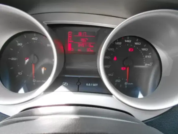 SEAT Ibiza 2008 - 6900 EUR, 349713 km - AUTO.MOTO.pt - 349713km - foto 13 de 14
