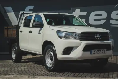Toyota 2020 - 34880 EUR, 40250 km - AUTO.MOTO.pt - 40250km - foto 3 de 16