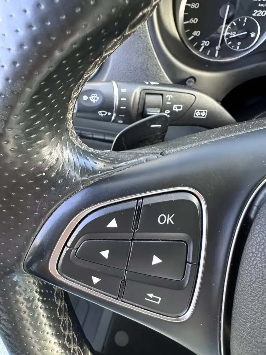 Mercedes-Benz Vito Tourer 2015 - 24900 EUR, 320000 km - AUTO.MOTO.pt - 320000km - foto 51 de 57