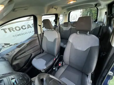 Ford Tourneo Courier 2017 - 9990 EUR, 168856 km - AUTO.MOTO.pt - 168856km - foto 40 de 47