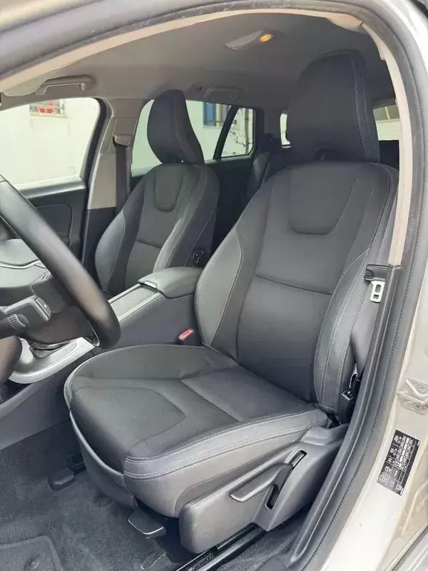 Volvo V60 2014 - 12950 EUR, 130000 km - 130000km - foto 12 de 27