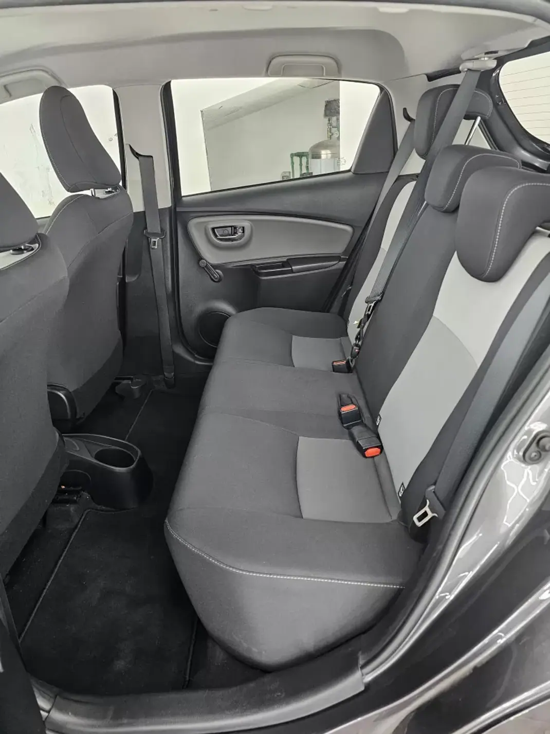 Toyota Yaris 2019 - 13650 EUR, 135421 km - AUTO.MOTO.pt - 135421km - foto 34 de 37