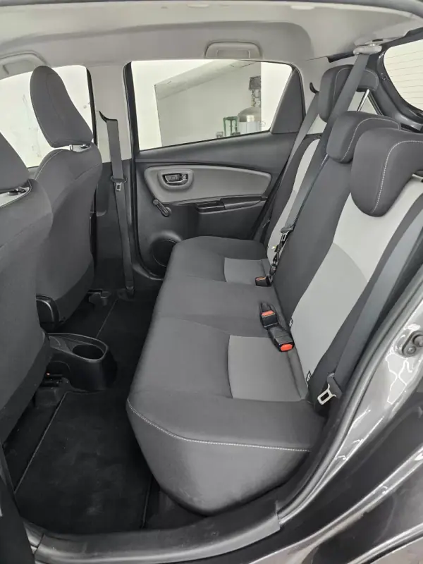 Toyota Yaris 2019 - 13650 EUR, 135421 km - AUTO.MOTO.pt - 135421km - foto 34 de 37