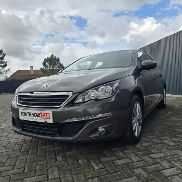 Peugeot 308 SW 2015 - 10250 EUR, 196270 km - AUTO.MOTO.pt - 196270km - foto 6 de 15