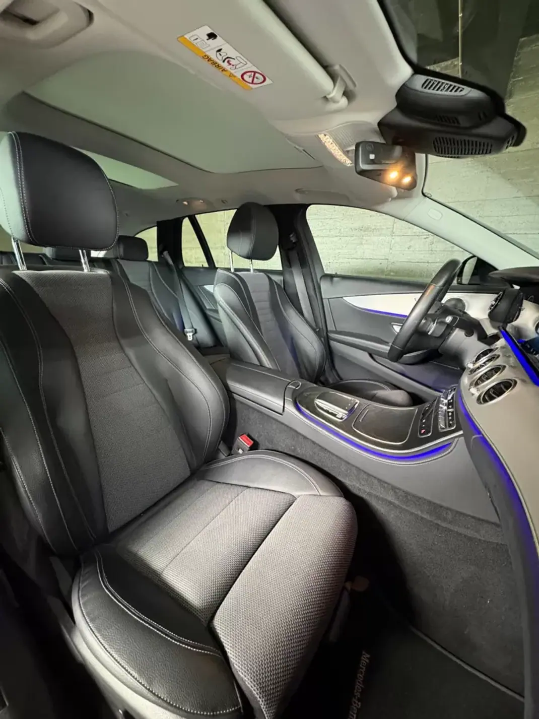 Mercedes-Benz E 300 2022 - 34500 EUR, 77100 km - AUTO.MOTO.pt - 77100km - foto 17 de 18