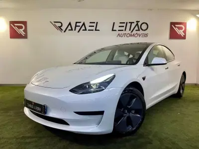 Tesla Model 3 2023 - 29750 EUR, 68000 km - AUTO.MOTO.pt - 68000km - foto 2 de 44