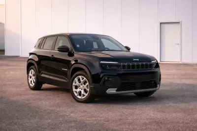 Jeep Avenger 2025 - 27490 EUR, 17121 km - 17121km - foto 1 de 9