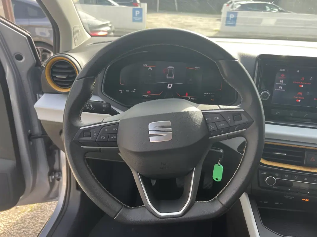 SEAT Arona 2023 - 15990 EUR, 60500 km - AUTO.MOTO.pt - 60500km - foto 13 de 18