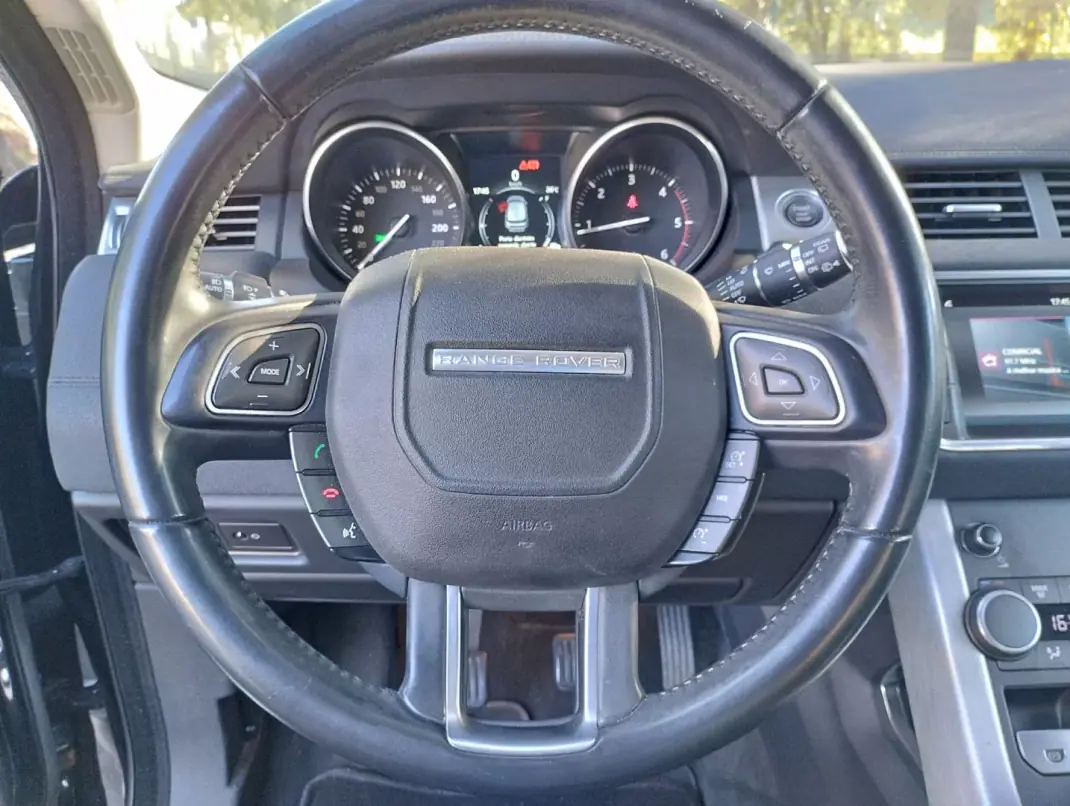 Land Rover Range Rover Evoque 2017 - 19500 EUR, 180000 km - 180000km - foto 28 de 30