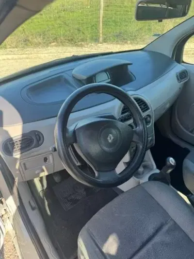 Renault Modus 2005 - 2500 EUR, 284633 km - AUTO.MOTO.pt - 284633km - foto 12 de 17