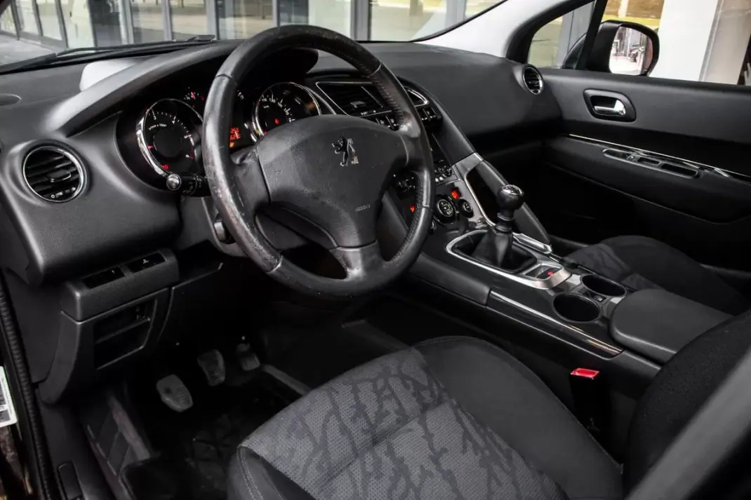 Peugeot 3008 2010 - 7490 EUR, 200623 km - AUTO.MOTO.pt - 200623km - foto 23 de 36