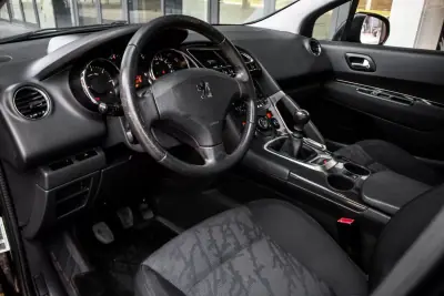 Peugeot 3008 2010 - 7490 EUR, 200623 km - AUTO.MOTO.pt - 200623km - foto 23 de 36