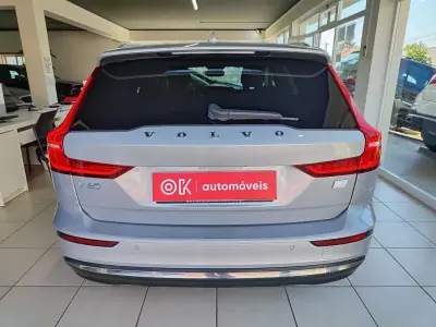 Volvo V60 2024 - 36500 EUR, 69000 km - AUTO.MOTO.pt - 69000km - foto 9 de 35