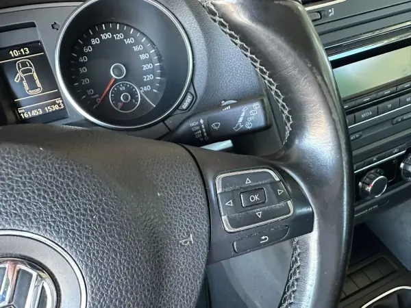 Volkswagen Golf 2009 - 10900 EUR, 161468 km - AUTO.MOTO.pt - 161468km - foto 17 de 25