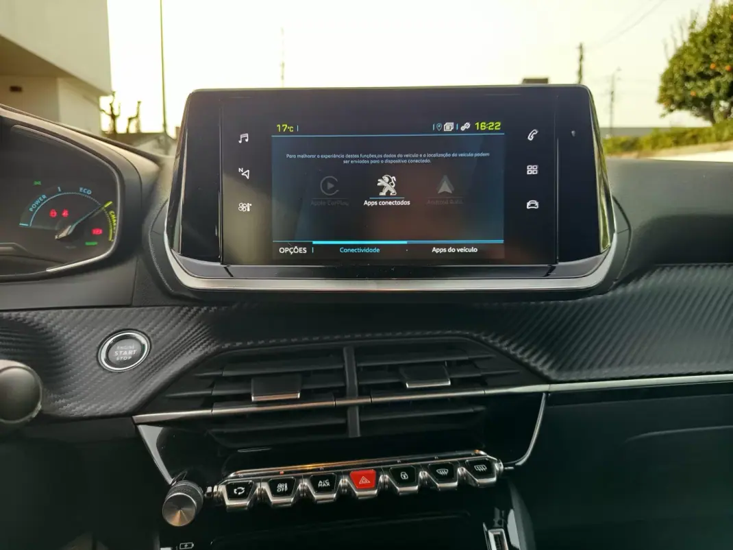 Peugeot e-2008 2022 - 17990 EUR, 70100 km - AUTO.MOTO.pt - 70100km - foto 17 de 19