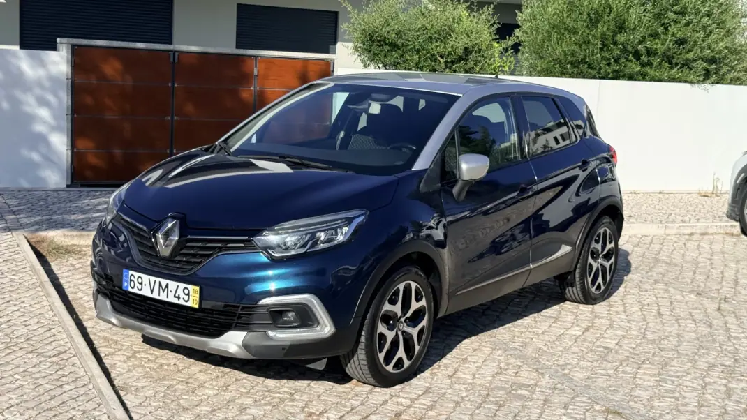 Renault Captur 2018 - 12990 EUR, 149914 km - AUTO.MOTO.pt - 149914km - foto 1 de 44