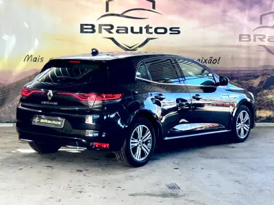 Renault Mégane 2021 - 17900 EUR, 79434 km - AUTO.MOTO.pt - 79434km - foto 6 de 26