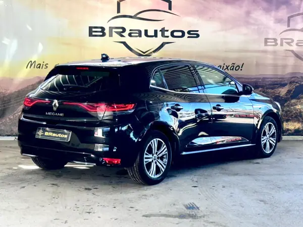 Renault Mégane 2021 - 17900 EUR, 79434 km - AUTO.MOTO.pt - 79434km - foto 6 de 26