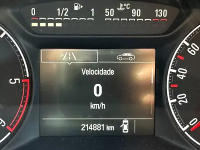 Opel Corsa 2018 - 6450 EUR, 214881 km - AUTO.MOTO.pt - 214881km - foto 11 de 15