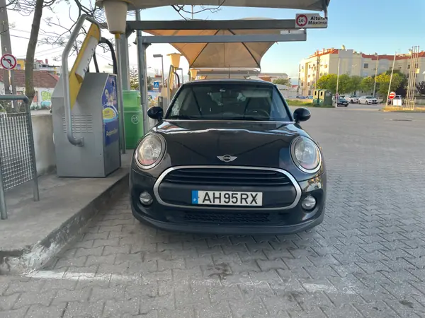 MINI One 2017 - 10500 EUR, 171000 km - AUTO.MOTO.pt - 171000km - foto 7 de 11