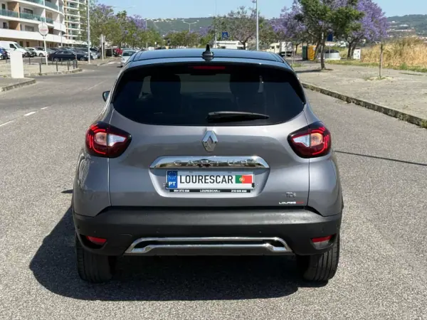 Renault Captur 2017 - 13995 EUR, 95250 km - AUTO.MOTO.pt - 95250km - foto 6 de 48