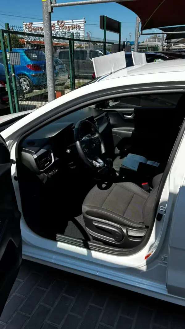 Kia Rio 2021 - 15950 EUR, 68088 km - 68088km - foto 8 de 20