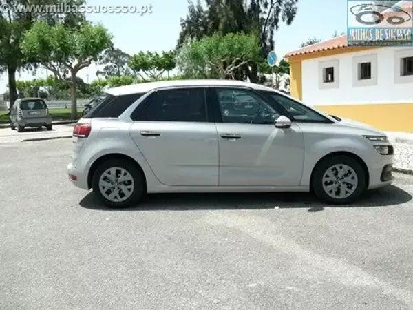 Citroën C4 Picasso 2017 - 14250 EUR, 154000 km - AUTO.MOTO.pt - 154000km - foto 6 de 21