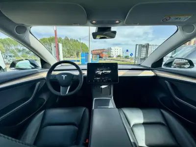 Tesla Model 3 2022 - 28690 EUR, 82305 km - AUTO.MOTO.pt - 82305km - foto 21 de 31
