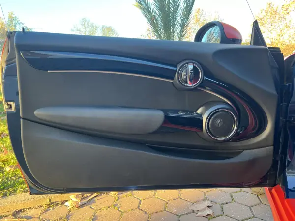 MINI John Cooper Works 2017 - 24965 EUR, 126000 km - AUTO.MOTO.pt - 126000km - foto 16 de 61