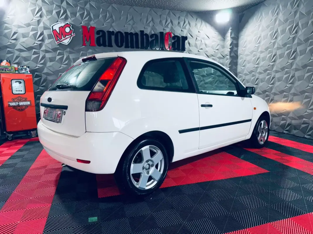 Ford Fiesta 1.4 TDCI 2003 - 1890 EUR, 229864 km - 229864km - foto 9 de 25