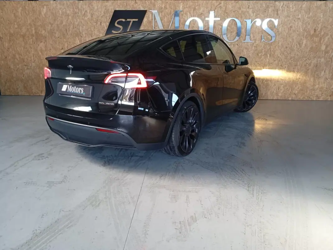 Tesla Model Y 2022 - 37500 EUR, 92000 km - AUTO.MOTO.pt - 92000km - foto 5 de 20