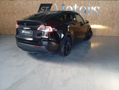 Tesla Model Y 2022 - 37500 EUR, 92000 km - AUTO.MOTO.pt - 92000km - foto 5 de 20