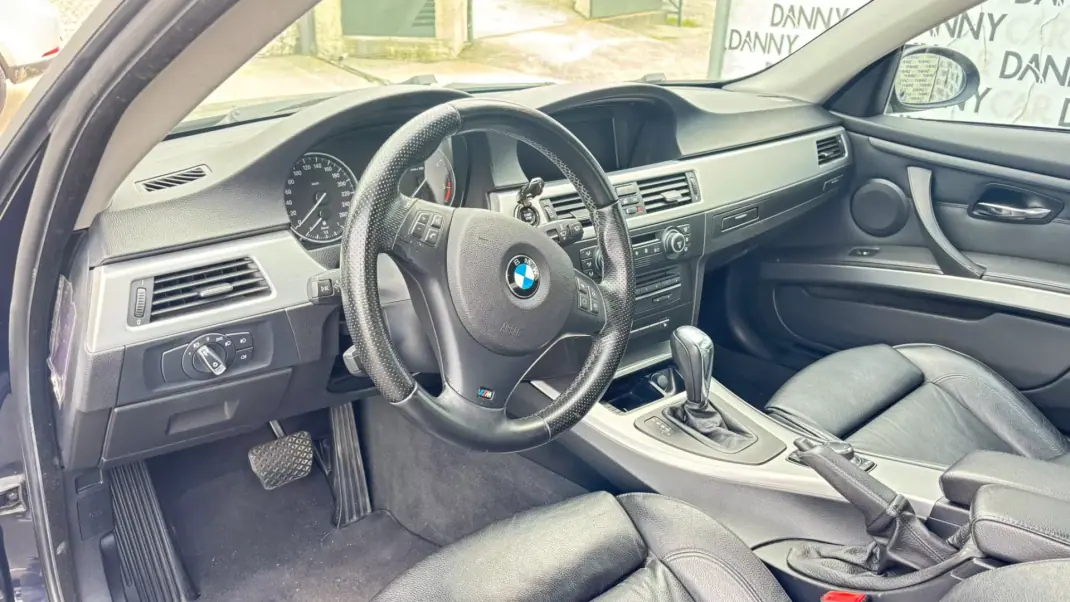 BMW 320 2009 - 14900 EUR, 209000 km - AUTO.MOTO.pt - 209000km - foto 6 de 16