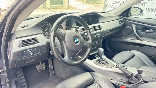 BMW 320 2009 - 14900 EUR, 209000 km - AUTO.MOTO.pt - 209000km - foto 6 de 16
