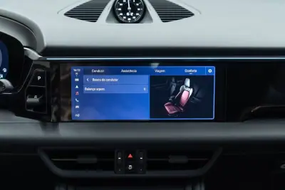 Porsche Macan 2025 - 89950 EUR, 8000 km - AUTO.MOTO.pt - 8000km - foto 42 de 57