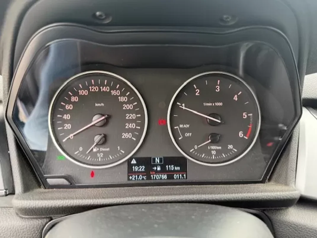 BMW 216 Active Tourer 2015 - 16000 EUR, 170700 km - AUTO.MOTO.pt - 170700km - foto 13 de 24