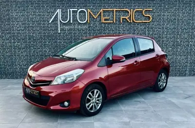 Toyota Yaris 2014 - 9990 EUR, 157000 km - AUTO.MOTO.pt - 157000km - foto 1 de 14