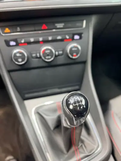 SEAT Leon 2014 - 14000 EUR, 160000 km - AUTO.MOTO.pt - 160000km - foto 13 de 18