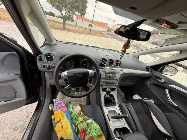 Ford S-Max 2007 - 6000 EUR, 242000 km - AUTO.MOTO.pt - 242000km - foto 6 de 9