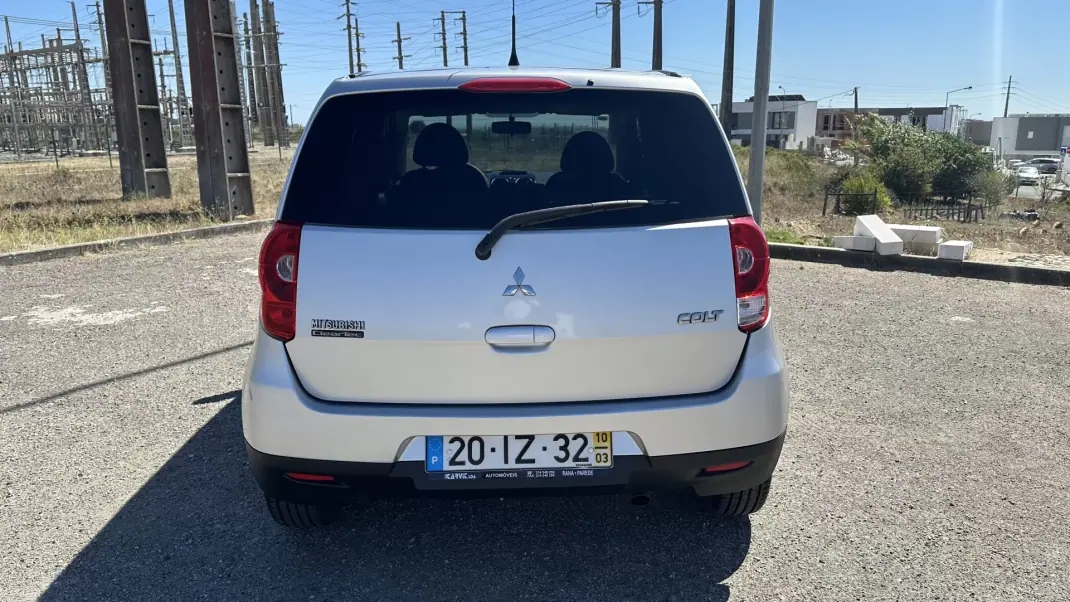 Mitsubishi Colt 2010 - 4900 EUR, 135000 km - 135000km - foto 7 de 13