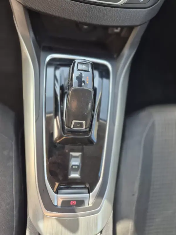 Peugeot 308 SW 2018 - 10500 EUR, 261000 km - 261000km - foto 19 de 38