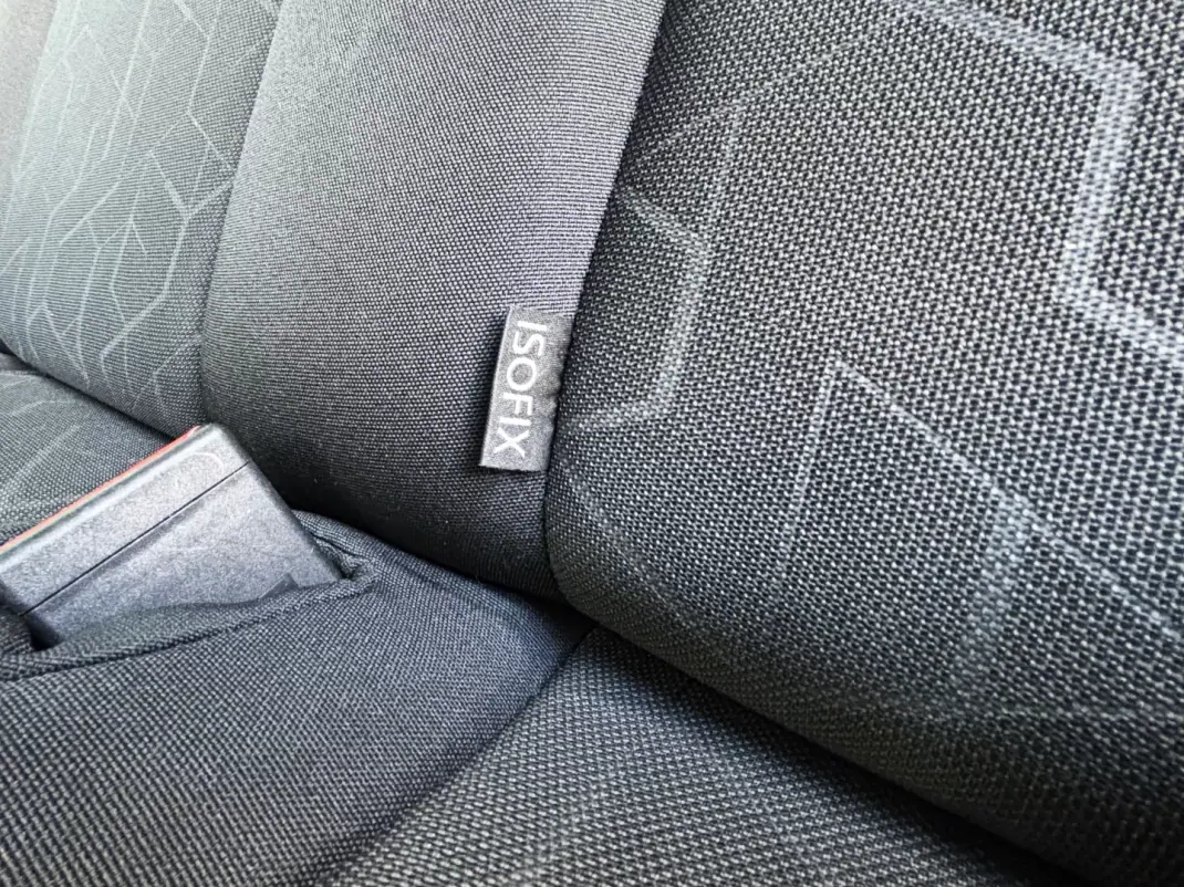 Peugeot Partner 2018 - 14900 EUR, 140000 km - AUTO.MOTO.pt - 140000km - foto 15 de 37