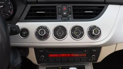 BMW Z4 2010 - 24900 EUR, 69000 km - 69000km - foto 24 de 27