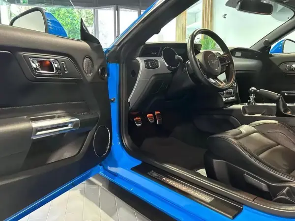 Ford Mustang 2017 - 45900 EUR, 24000 km - AUTO.MOTO.pt - 24000km - foto 8 de 12