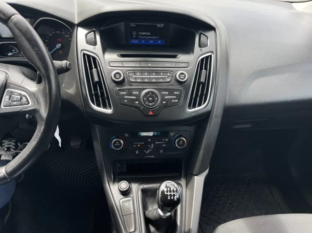 Ford Focus SW 2016 - 10490 EUR, 154200 km - AUTO.MOTO.pt - 154200km - foto 13 de 20