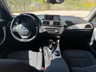 BMW 118 2013 - 10500 EUR, 192500 km - AUTO.MOTO.pt - 192500km - foto 8 de 10