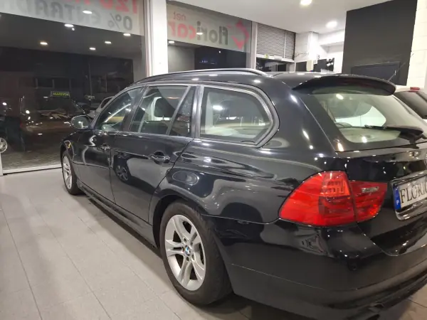 BMW 318 2011 - 8900 EUR, 290000 km - AUTO.MOTO.pt - 290000km - foto 10 de 13