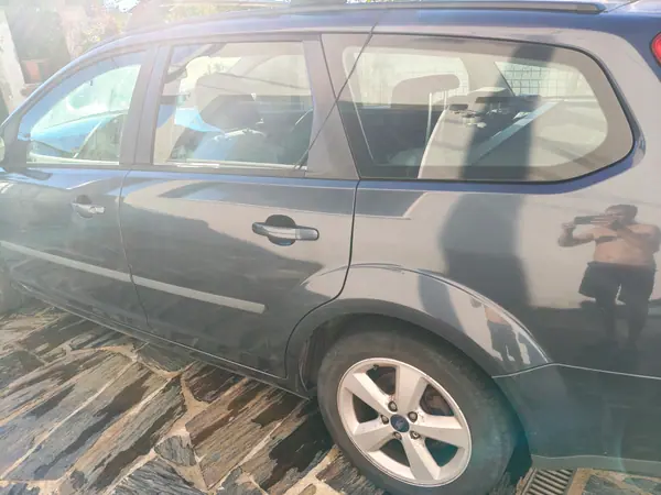 Ford Focus SW 2006 - 2800 EUR, 288800 km - AUTO.MOTO.pt - 288800km - foto 4 de 9