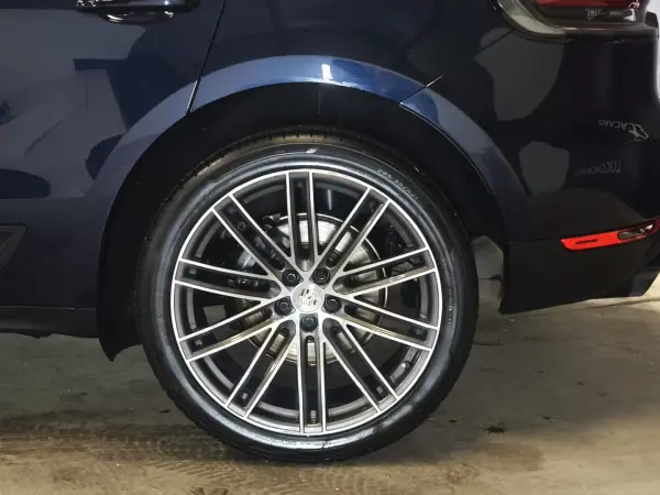 Porsche Macan 2019 - 57490 EUR, 133391 km - AUTO.MOTO.pt - 133391km - foto 22 de 36